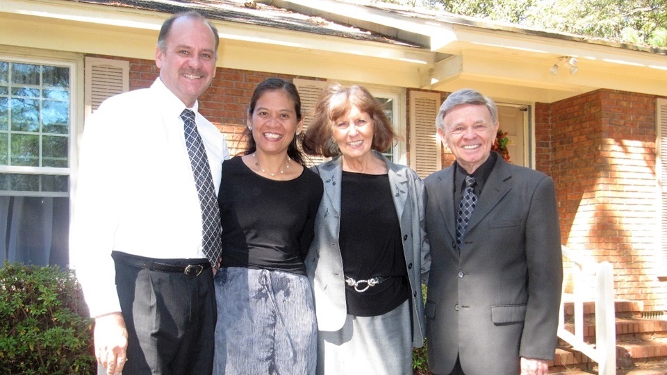 Casa Esperanza of Angels supporters Ron and Pat Brown