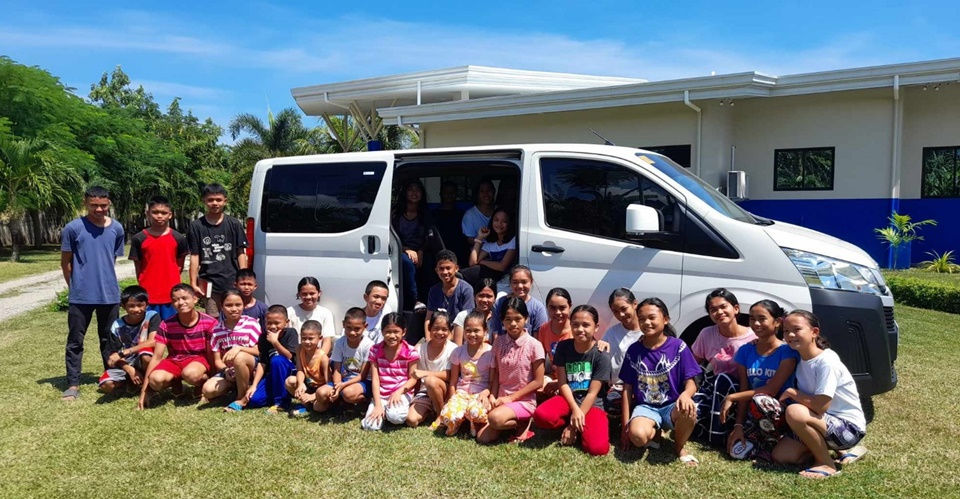 CEA kids with the new CEA van - Sep 2024